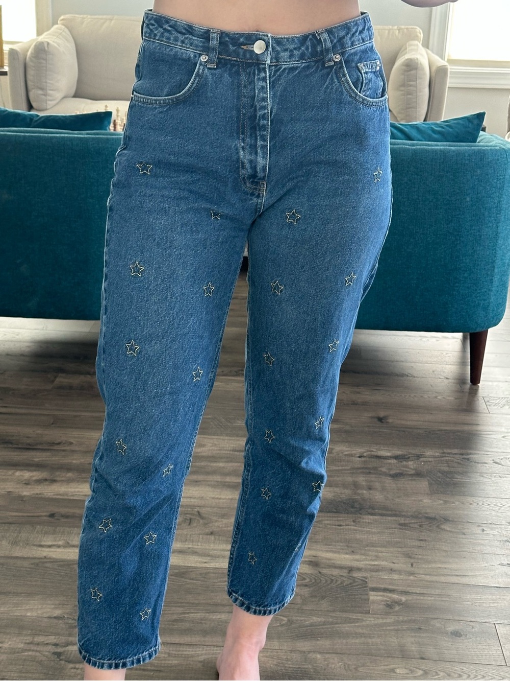 Embroidered jeans. 100% cotton